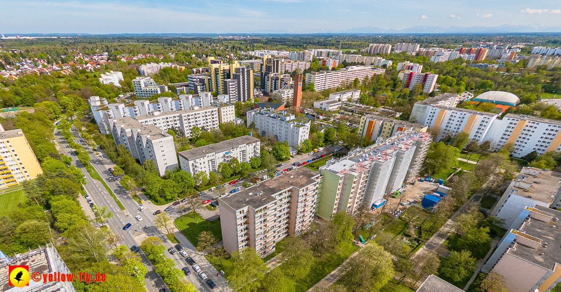04.05.2023 - Luftbilder von der Fassadensanierung an der Kurt-Eisner-Straße in Neuperlach
